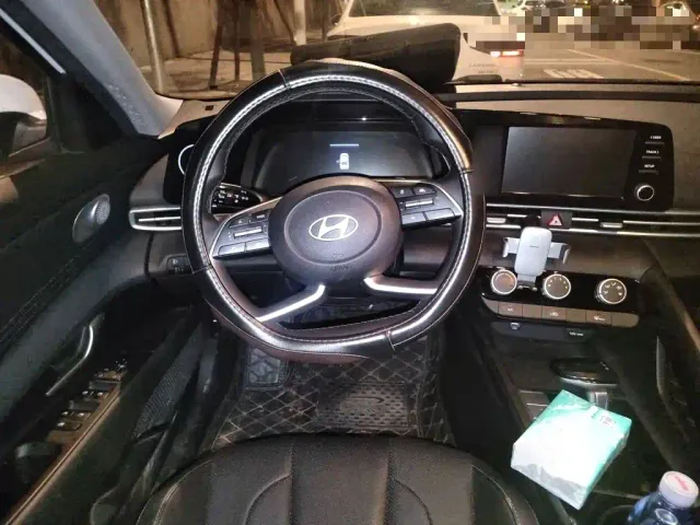 Hyundai Elantra — Фото автомобиля 2