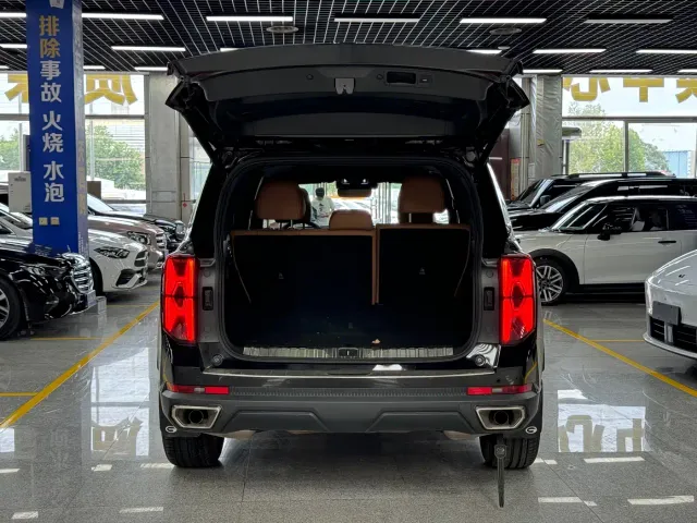 GAC Trumpchi GS8 — Фото автомобиля 11
