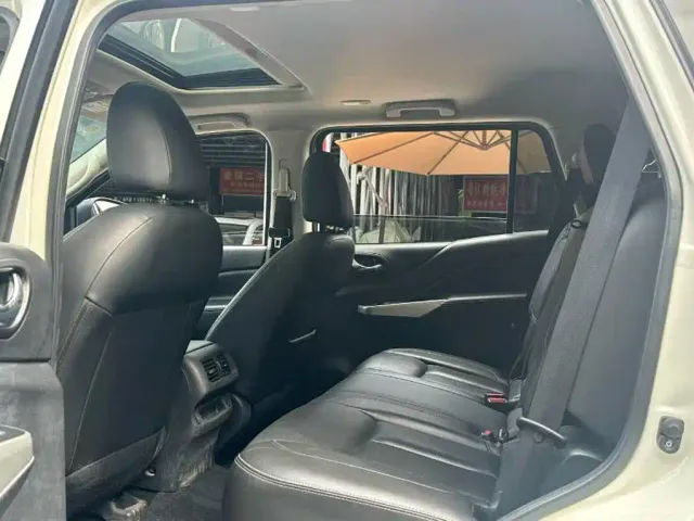 Nissan Terra 2020 2.5L XL Upper Automatic 2WD Luxury Edition — Фото автомобиля 6