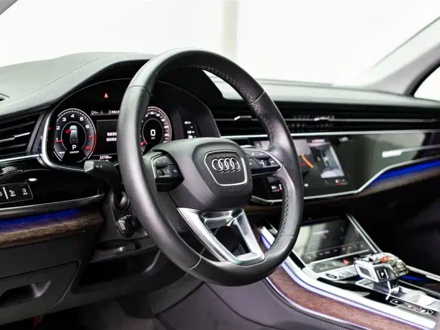 Audi Q7 — Фото автомобиля 18