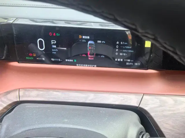 GAC Trumpchi E8 — Фото автомобиля 3