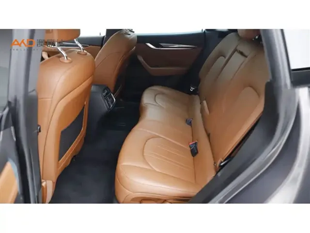 Maserati Levante — Фото автомобиля 7