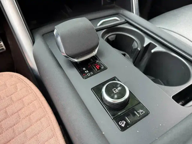 Land Rover Discovery — Фото автомобиля 9