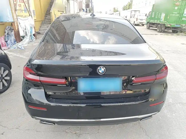 BMW 5 Series — Фото автомобиля 5