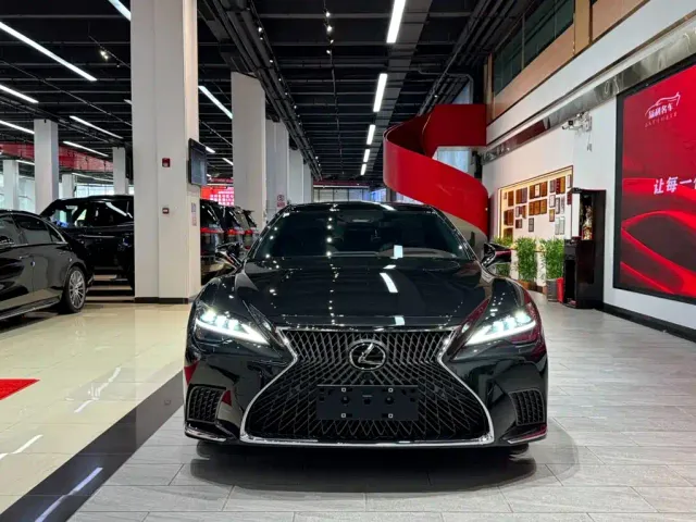 Lexus LS — Фото автомобиля 2