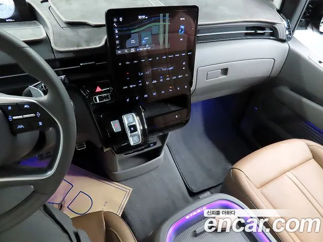 Hyundai Staria Staria 4WD Lounge 9 мест — Фото автомобиля 14