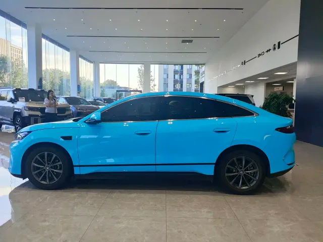 BYD Qin L — Фото автомобиля 8