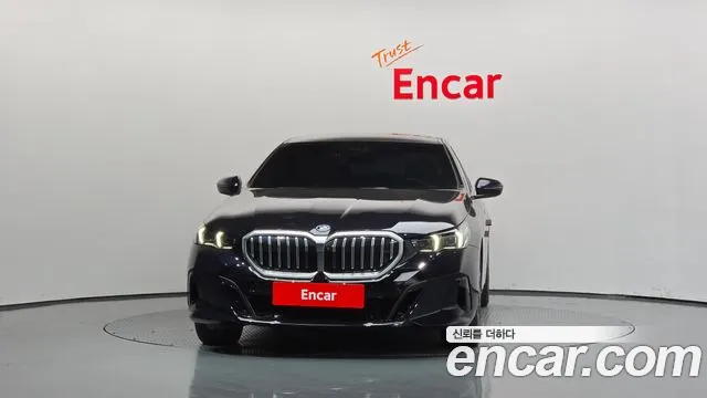 BMW 5 Series G60 — Фото автомобиля 3