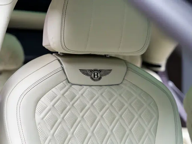Bentley Flying Spur — Фото автомобиля 15