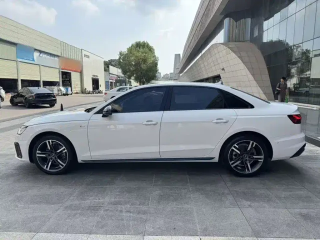 Audi A4L — Фото автомобиля 9