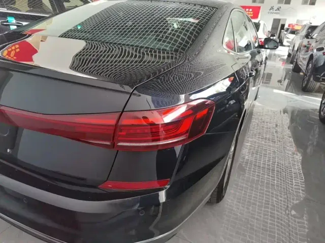 Volkswagen Passat — Фото автомобиля 7