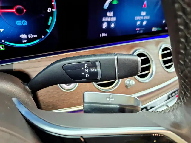 Mercedes-Benz E-Class — Фото автомобиля 15