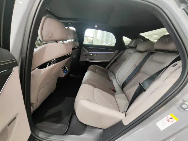 BYD Han — Фото автомобиля 10