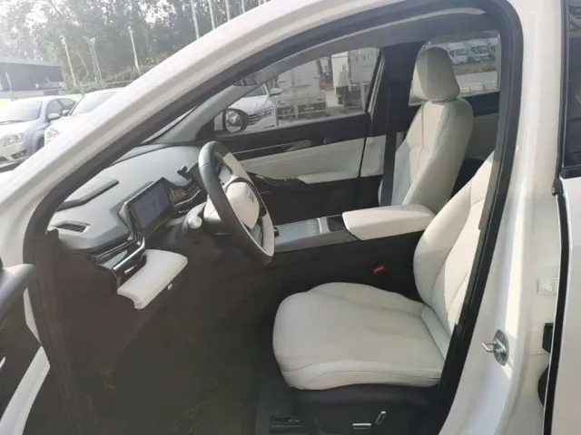 Geely Galaxy L6 — Фото автомобиля 14