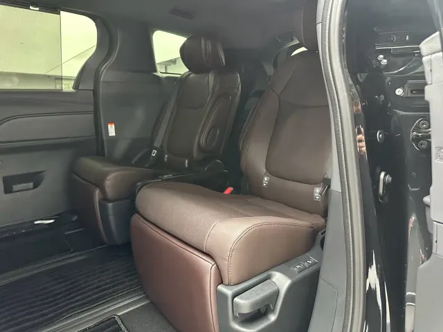 Toyota Granvia — Фото автомобиля 15