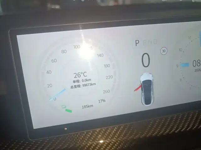 Tesla Model Y — Фото автомобиля 11