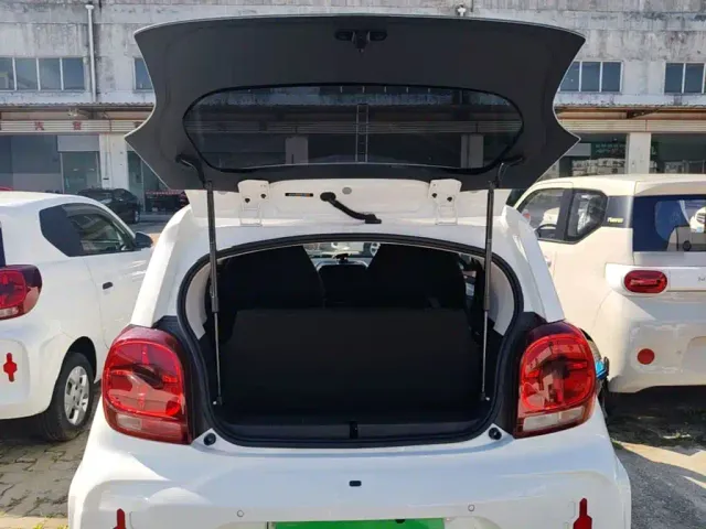 Roewe Clever — Фото автомобиля 18