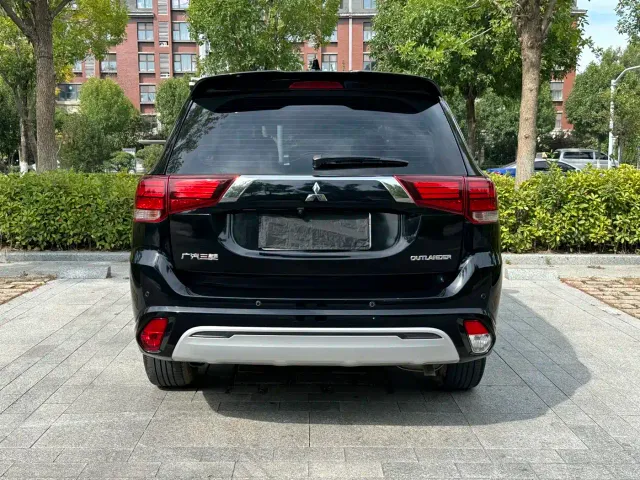 Mitsubishi Outlander — Фото автомобиля 5