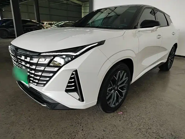 Фотография автомобиля — Changan UNI-Z