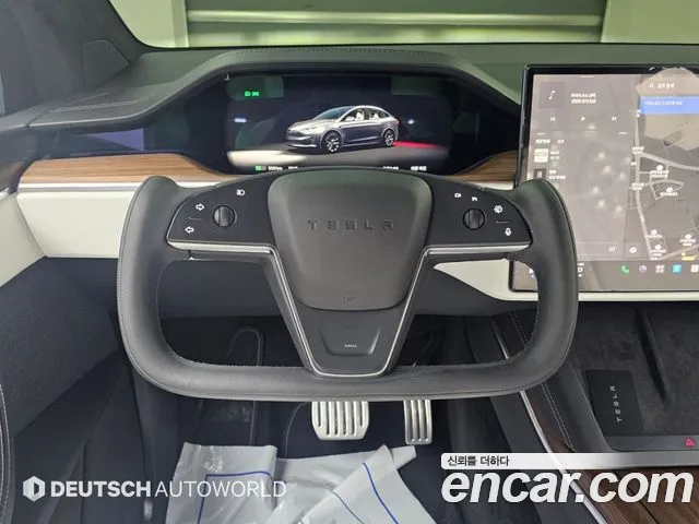 Tesla Model X — Фото автомобиля 8