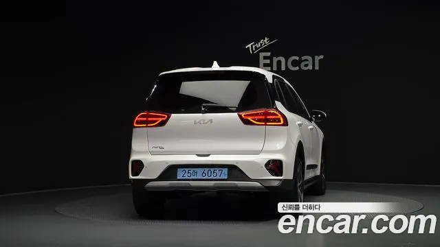 Kia Niro — Фото автомобиля 4