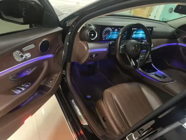 Mercedes-Benz E-Class — Фото автомобиля 12