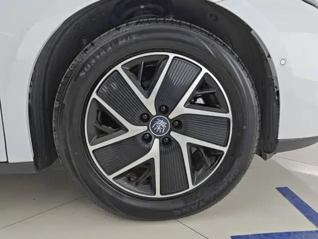 BYD Qin L — Фото автомобиля 6