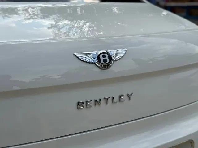 Bentley Flying Spur — Фото автомобиля 14
