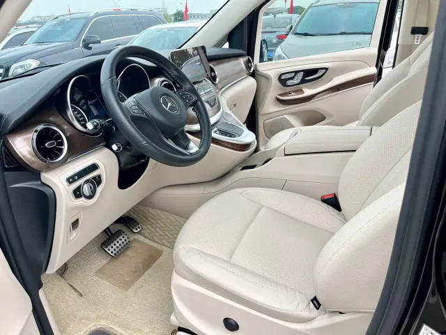 Mercedes-Benz V-Class — Фото автомобиля 6
