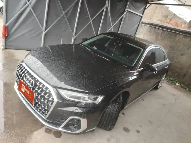 Фотография автомобиля — Audi A8
