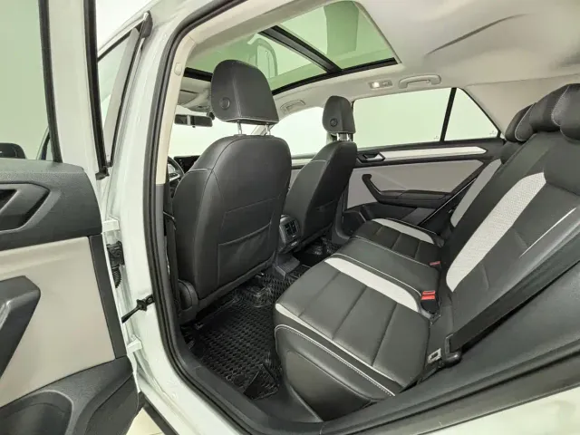 Volkswagen T-Roc — Фото автомобиля 9