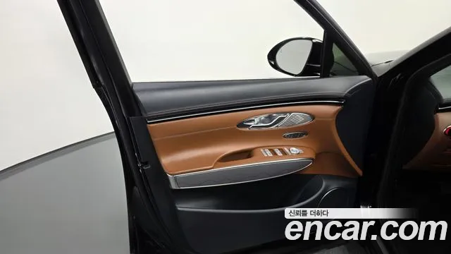 Genesis GV70 — Фото автомобиля 24
