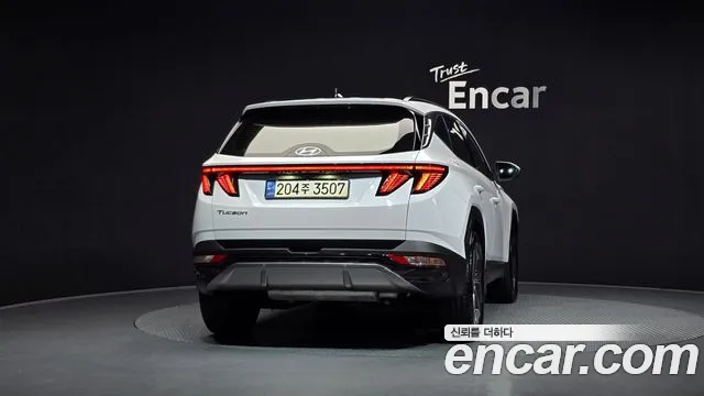 Hyundai Tucson Tucson (NX4) Бензин 1.6 турбо 2WD — Фото автомобиля 4