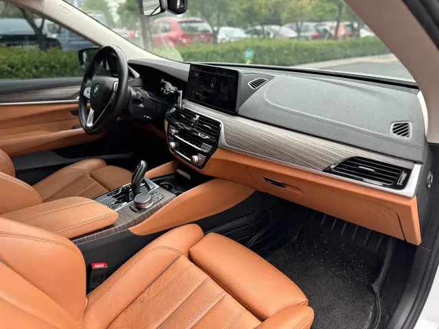BMW 6 Series Gran Turismo — Фото автомобиля 11