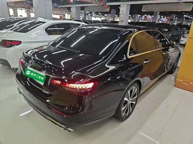 Mercedes-Benz E-Class — Фото автомобиля 6