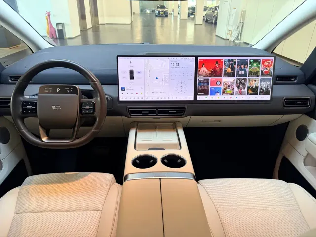 Li Auto MEGA — Фото автомобиля 16