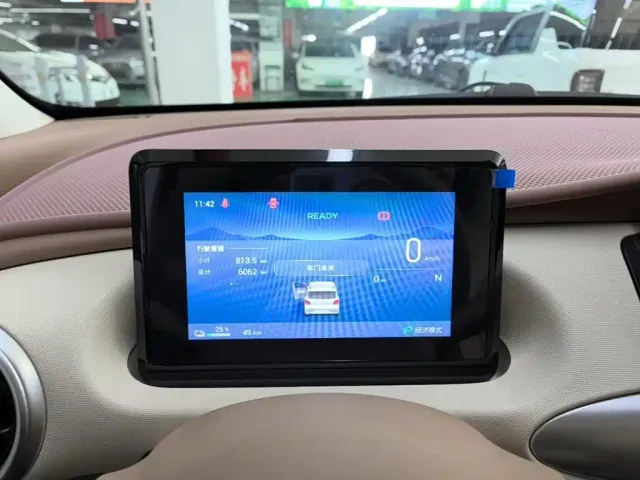 Wuling Hongguang Mini EV — Фото автомобиля 11