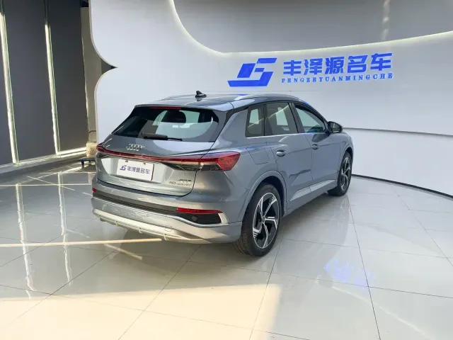 Audi Q4 e-tron — Фото автомобиля 4