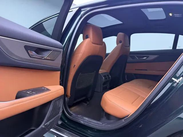 Jaguar XEL — Фото автомобиля 8