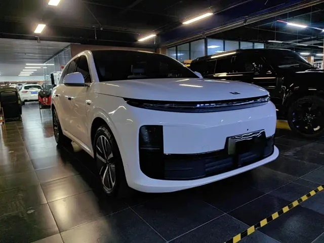Li Auto Li Auto L6 2024 Pro — Фото автомобиля 3