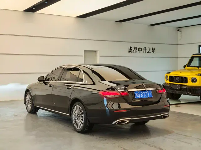 Mercedes-Benz E-Class — Фото автомобиля 6