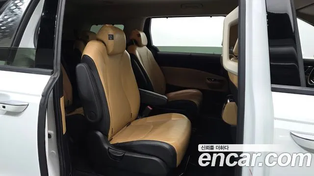 Kia Carnival 4th Gen — Фото автомобиля 11