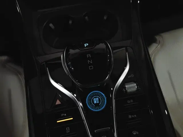 BYD Qin PLUS — Фото автомобиля 13