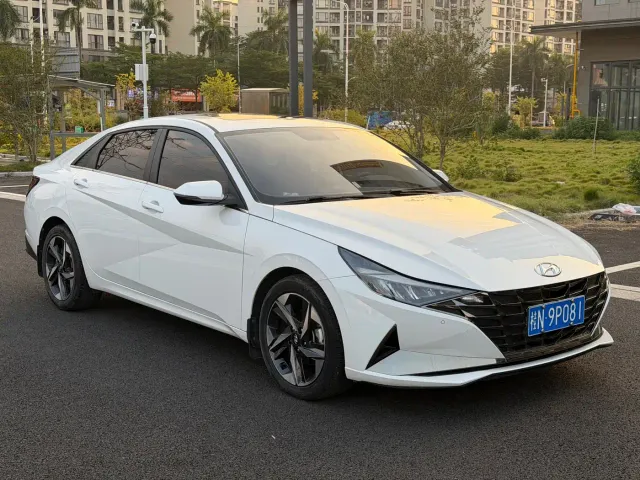 Hyundai Elantra — Фото автомобиля 7