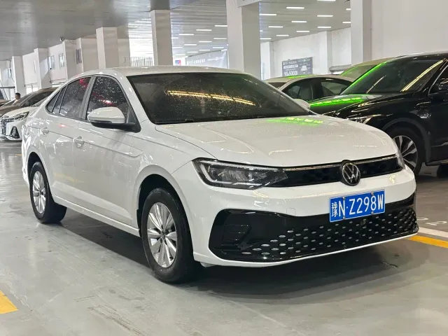 Volkswagen Lavida — Фото автомобиля 3