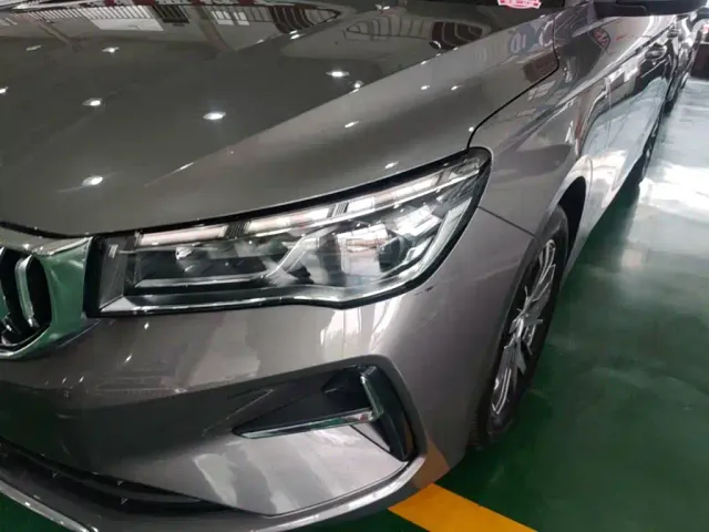 Geely Emgrand — Фото автомобиля 23