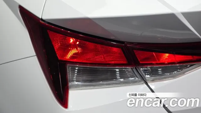 Hyundai Avante CN7 — Фото автомобиля 8