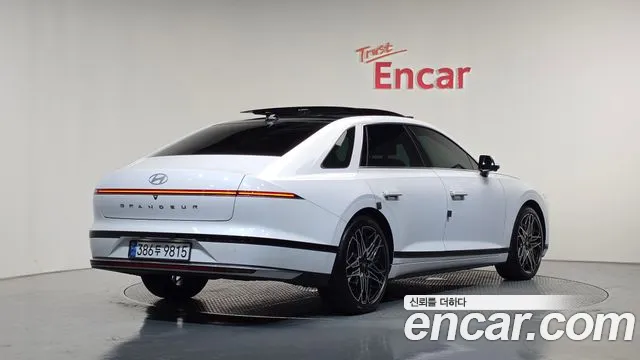 Фотография автомобиля — Hyundai Grandeur GN7