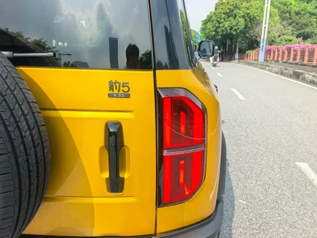 BYD FangChengBao Leopard 5 — Фото автомобиля 15