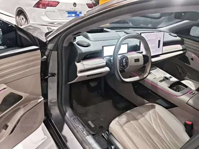 Geely Galaxy Xingyao 8 — Фото автомобиля 15